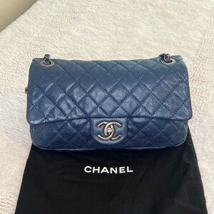 CHANEL Medium Iridescent Blue Caviar Flap Shoulder Bag Silver Hardware